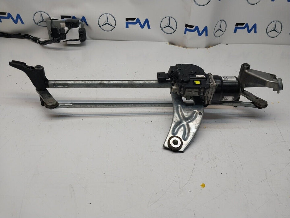 MERCEDES-BENZ A CLASS W177  FRONT WIPER MOTOR WITH LINKAGE A1779064801 FM00239