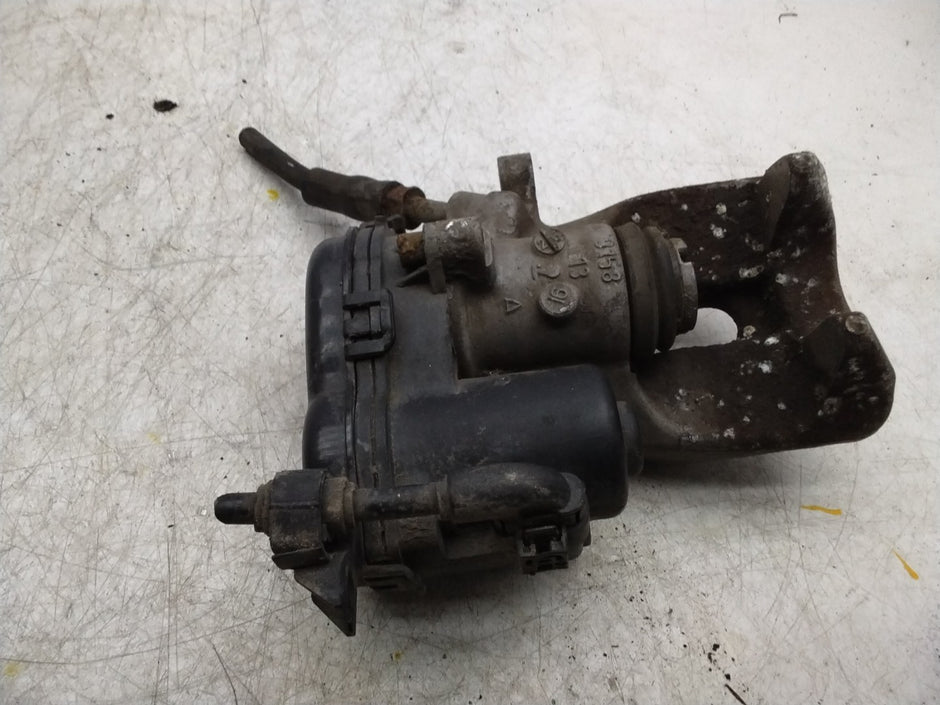 MERCEDES  B-CLASS W246 REAR RIGHT DRIVER SIDE BRAKE CALIPER A2464232298 FMR133