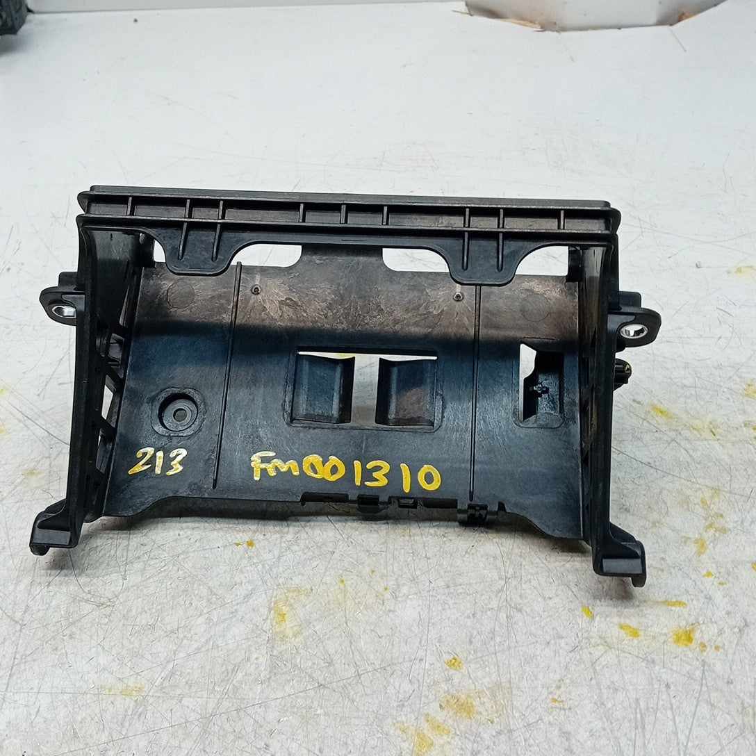 MERCEDES BENZ E-CLASS W213 RADIO STEREO HEAD UNIT BRACKET A2135455900  FM001310