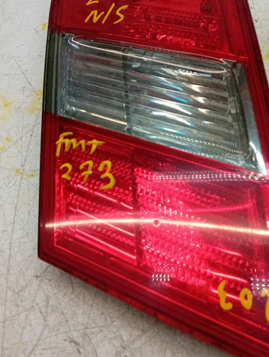 MERCEDES C-CLASS W203 ESTATE PASSENGER LEFT REAR TAIL LIGHT A2038205364 FMT273