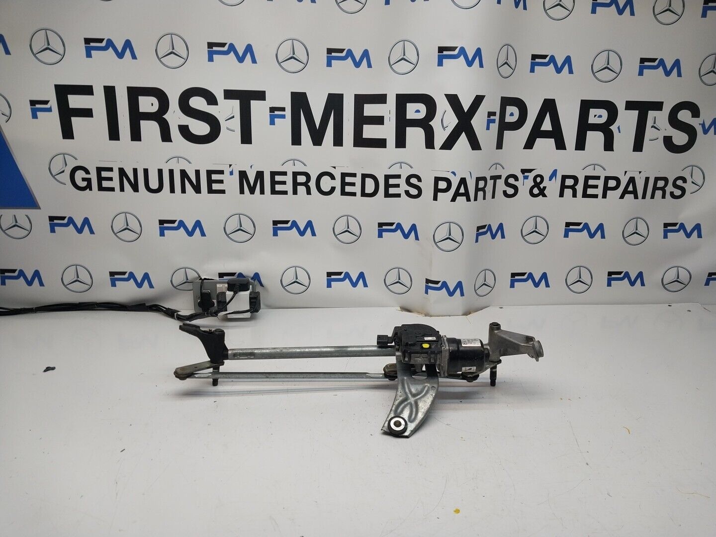 MERCEDES-BENZ A CLASS W177  FRONT WIPER MOTOR WITH LINKAGE A1779064801 FM00241