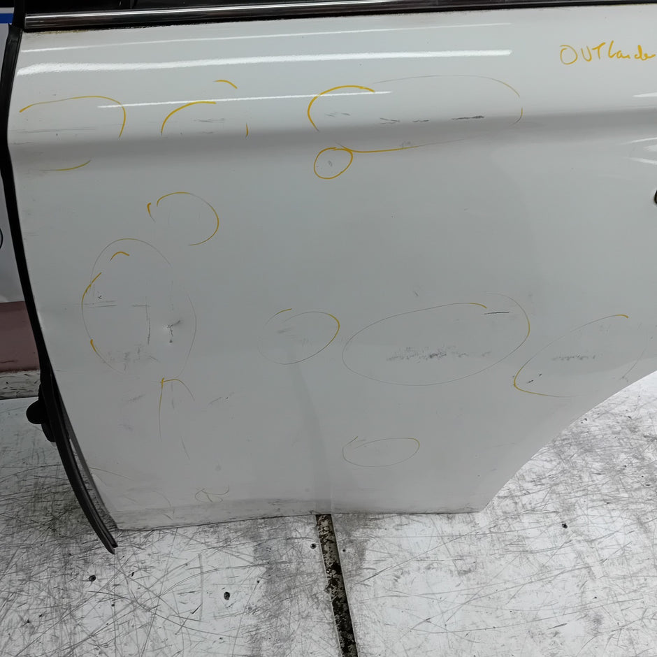 MITSUBISHI OUTLANDER MK3 PASSENGER REAR DOOR NSR 2013 WHITE FMD381