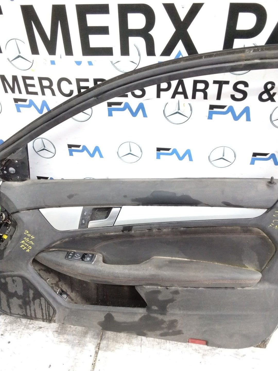 MERCEDES BENZ  C-CLASS W204 SLN DRIVER FRONT DOOR OSF GREY 2008-14 FMD557