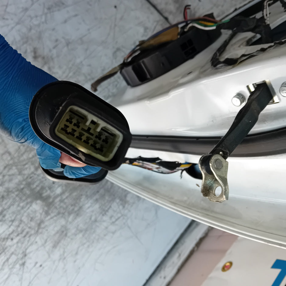 MITSUBISHI OUTLANDER MK3 PASSENGER REAR DOOR NSR 2013 WHITE FMD494