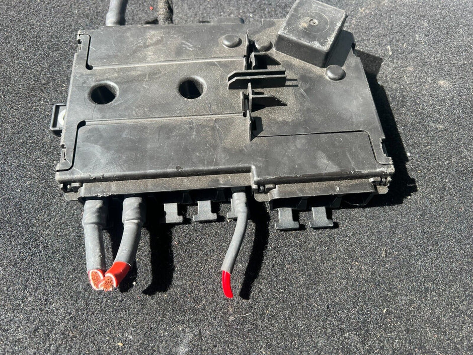 Mercedes E Class Battery Fuse Box A2135406200 2018 W213 Battery Fuse Box