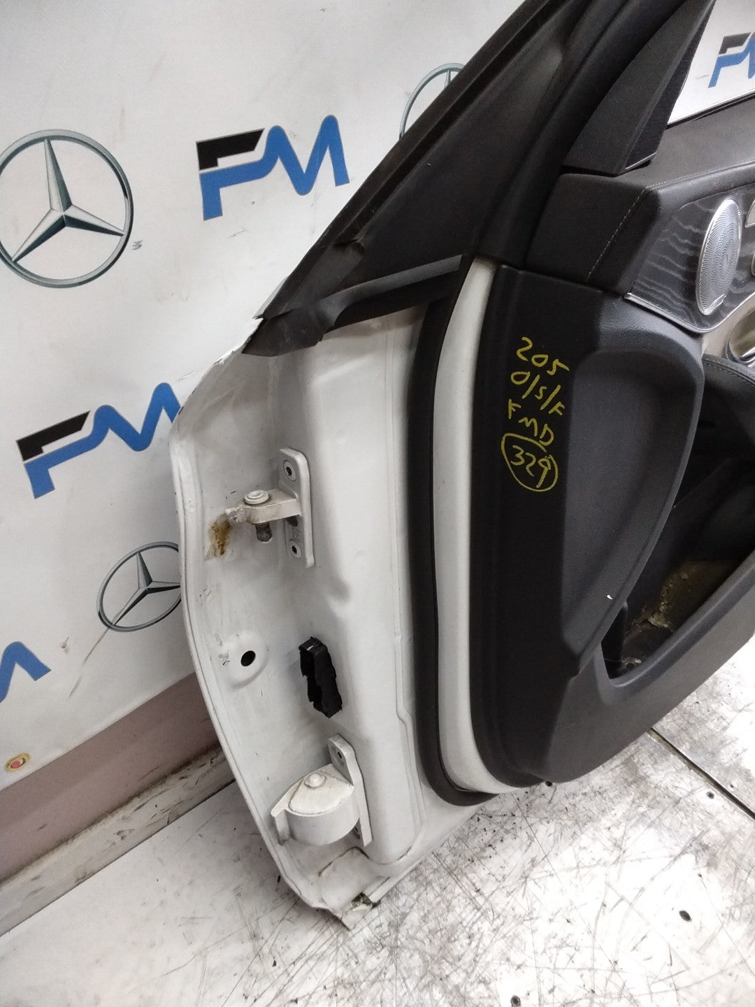 MERCEDES C-CLASS W205 SLN DRIVER FRONT DOOR OSF WHITE 2014 ON COMPLETE FMD329