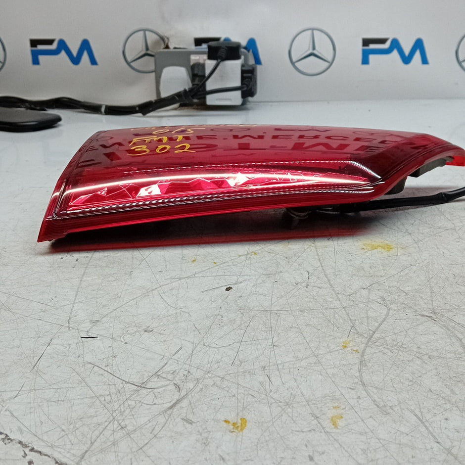 MITSUBISHI OUTLANDER MK3 PASSENGER SIDE LEFT REAR INNER TAIL LIGHT 2013 FMT302