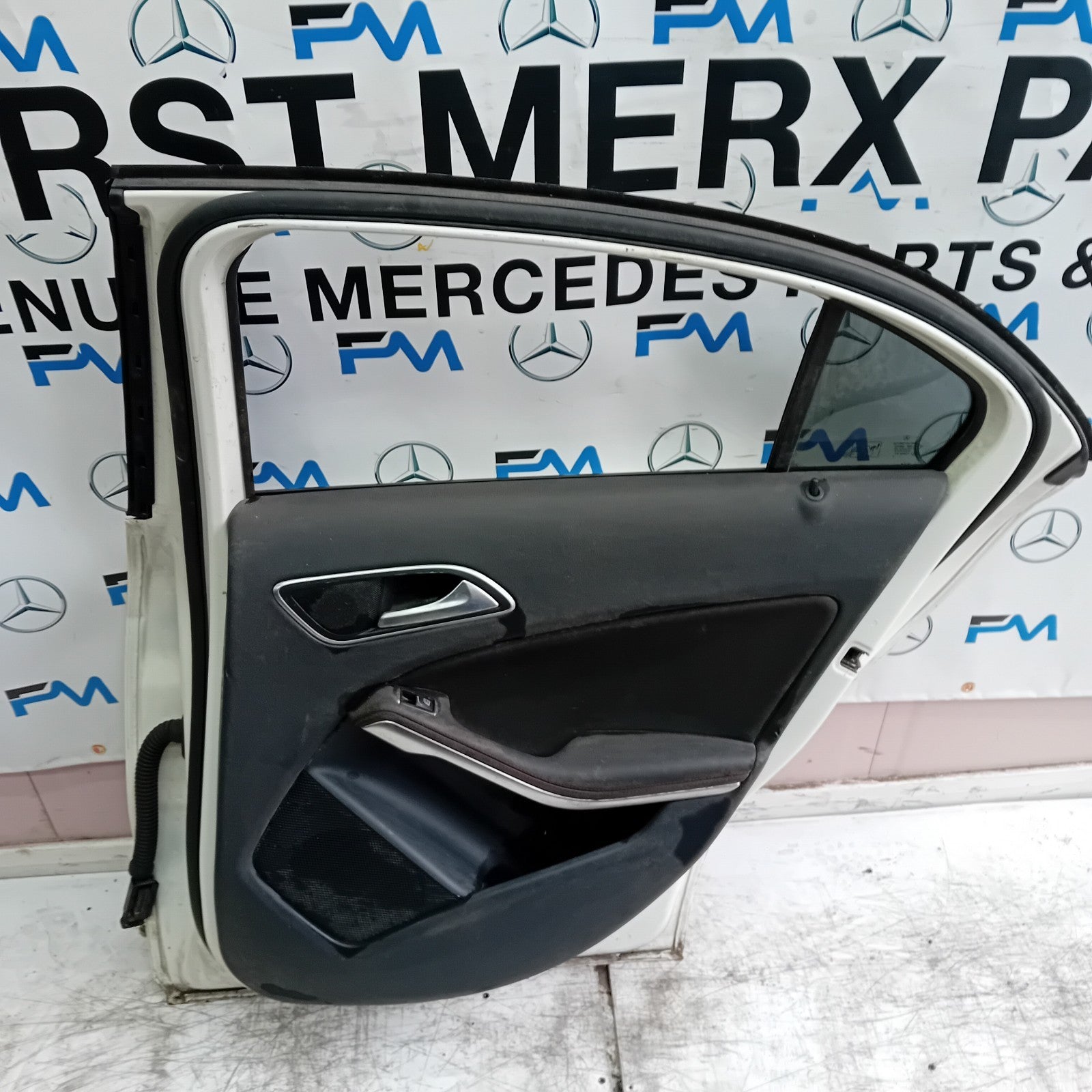 MERCEDES A-CLASS W176 SLN DRIVER REAR DOOR OSR WHITE 2012-18 COMPLETE FMD266