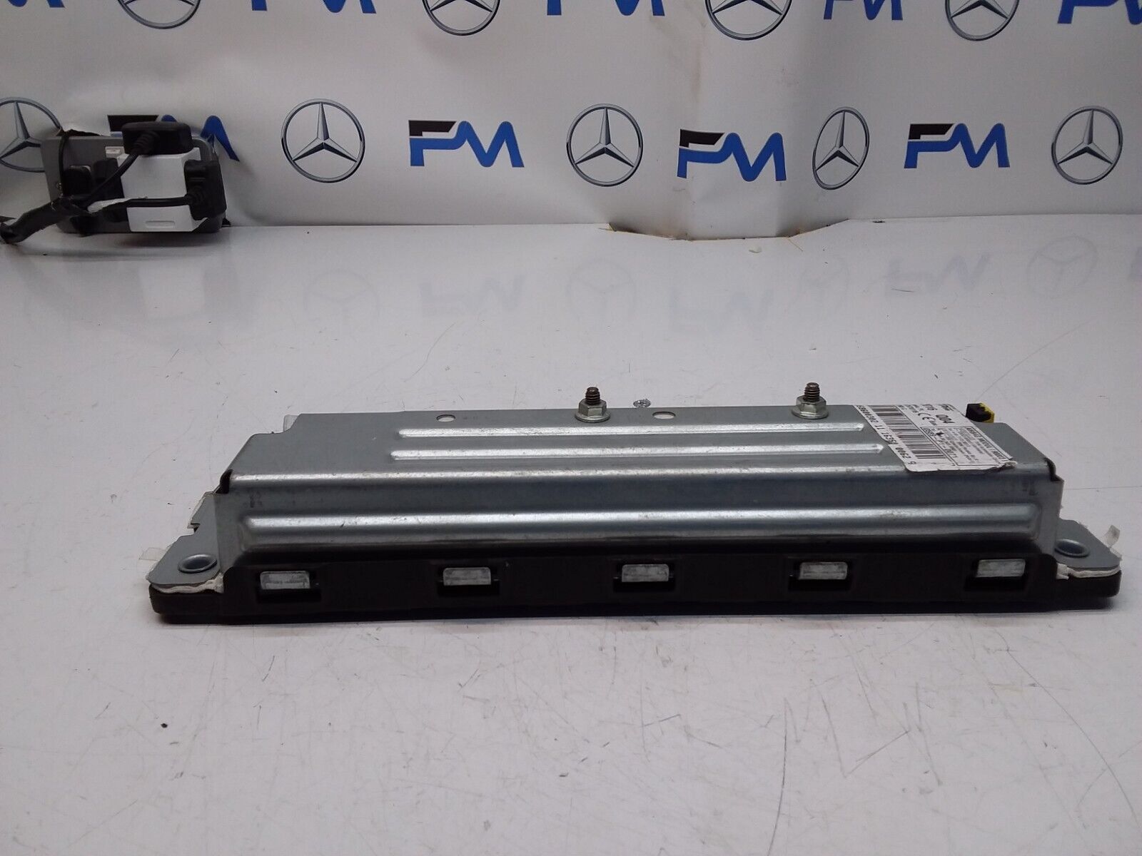 2016 MERCEDES BENZ C-CLASS W205 DRIVER SIDE KNEE AIRBAG A2058600302 FM00335