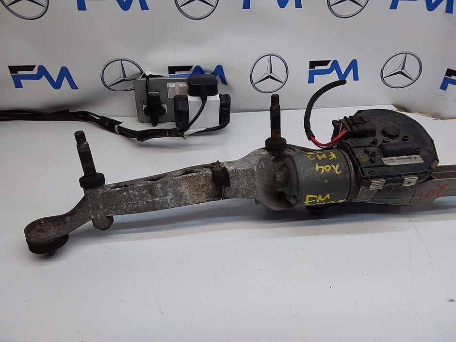 MERCEDES C-CLASS WIPER MOTOR & LINKAGE FRONT A2048201140 W204 2010-2015 FM00198