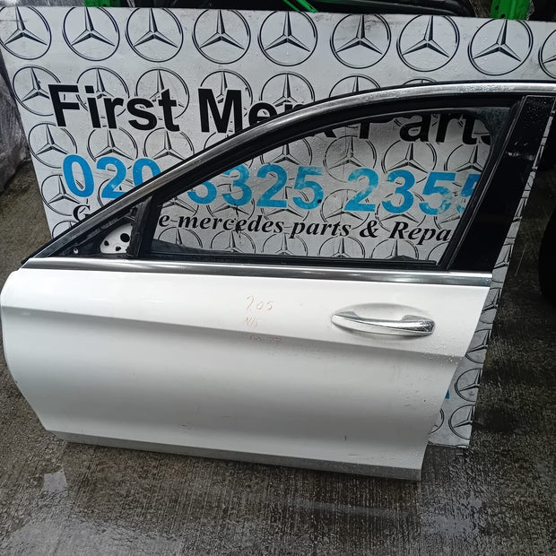 MERCEDES BENZ C-CLASS  W205  PASSENGER SIDE FRONT DOOR ( NEAR SIDE FRONT )