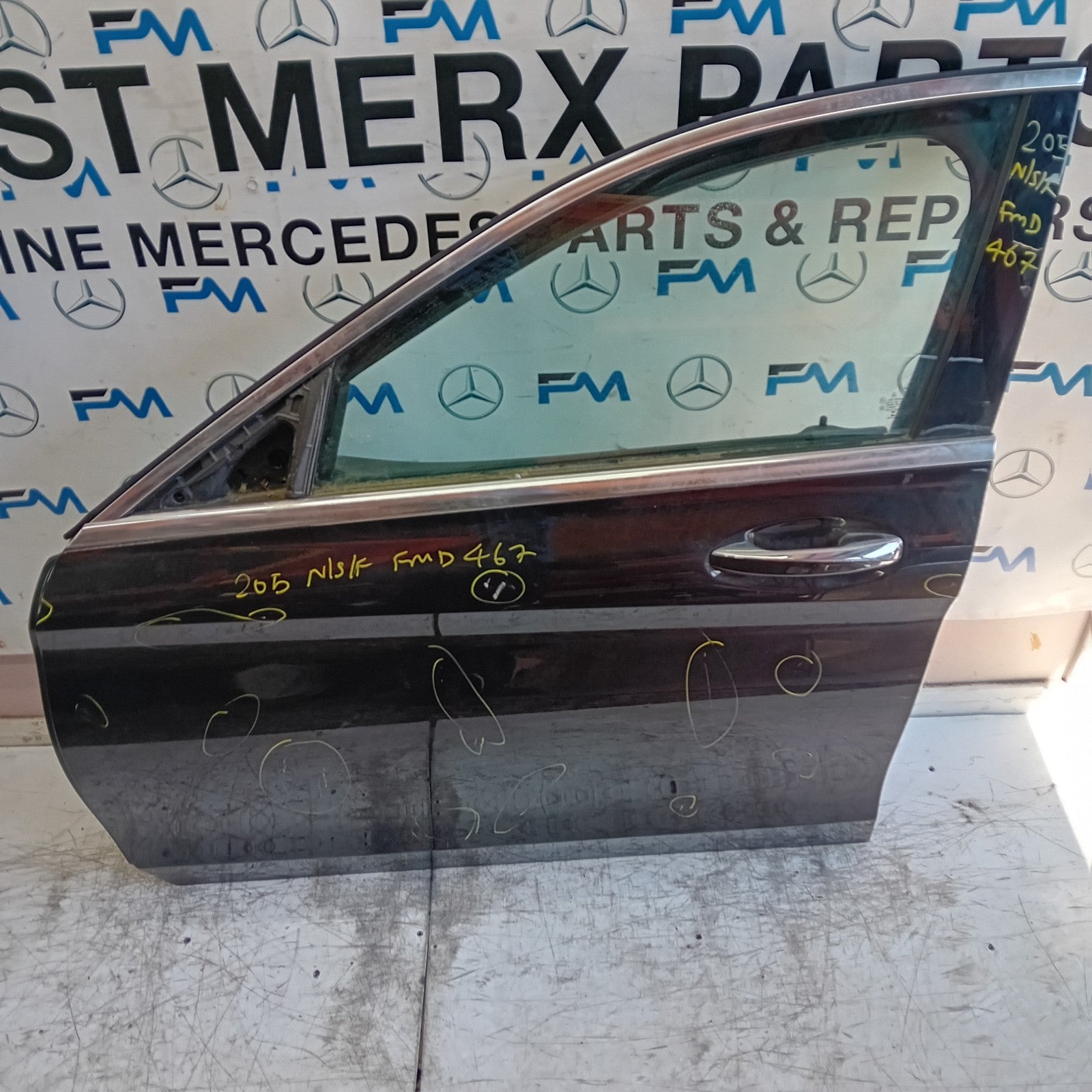 MERCEDES C-CLASS W205 PASSENGER FRONT DOOR NSF BLACK 2014 ON COMPLETE FMD467