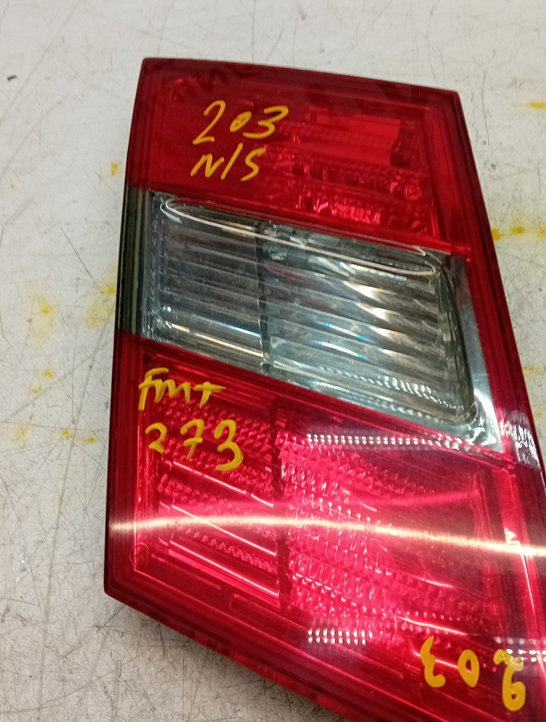 MERCEDES C-CLASS W203 ESTATE PASSENGER LEFT REAR TAIL LIGHT A2038205364 FMT273