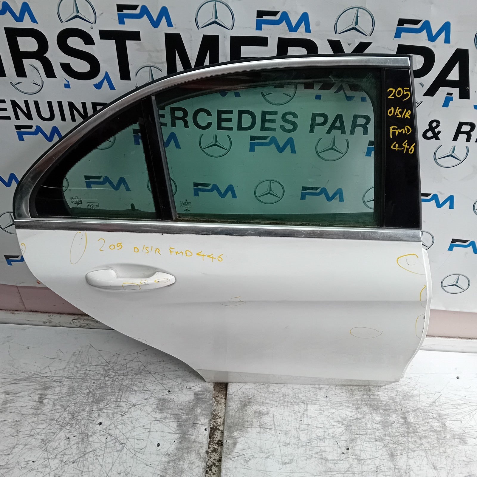 MERCEDES C-CLASS W205 DRIVER REAR DOOR OSR WHITE 2014 ON COMPLETE FMD446