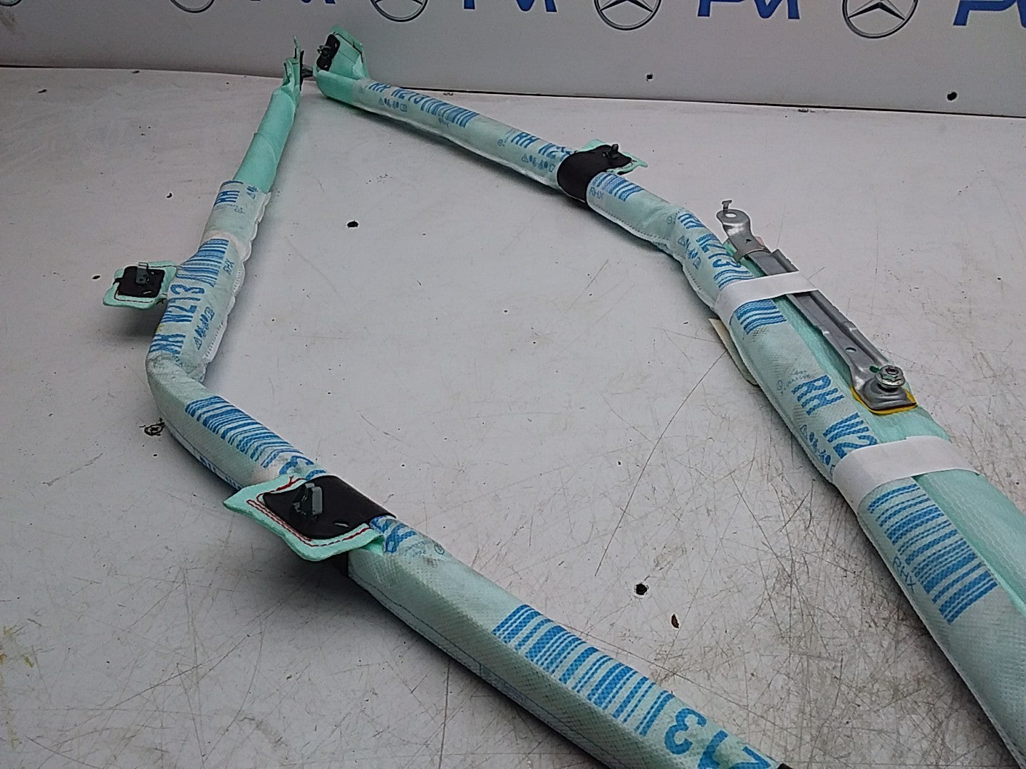 MERCEDES E-CLS W213 SLN CURTAIN ROOF AIRBAG  RIGHT DRIVERSIDE A2138601002 FMR223