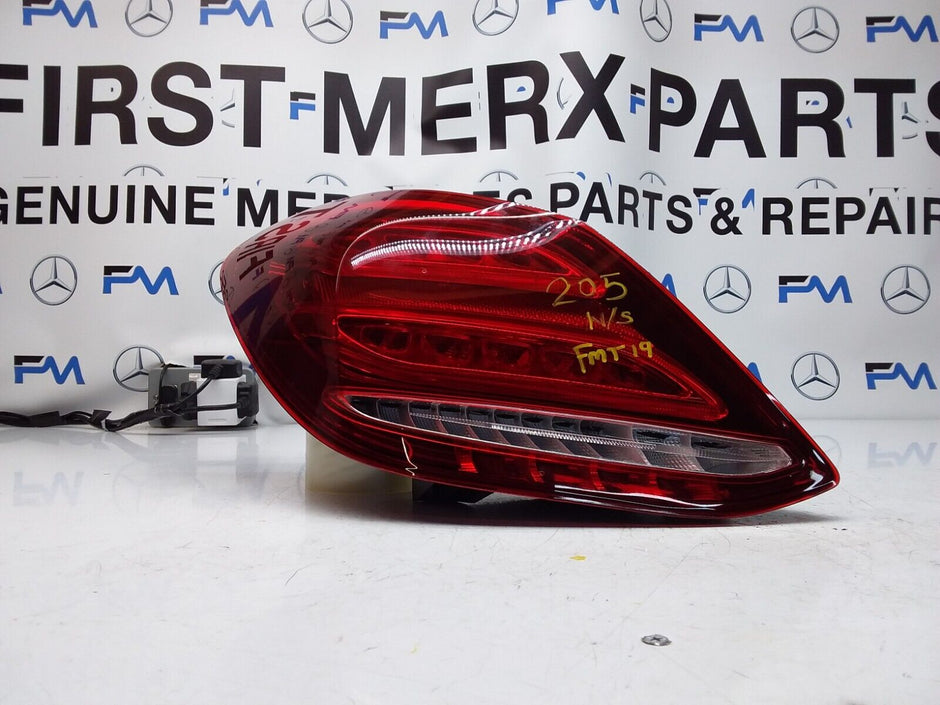 MERCEDES  C CLASS W205 REAR PASSENGER SIDE LED LIGHT FMT19 
