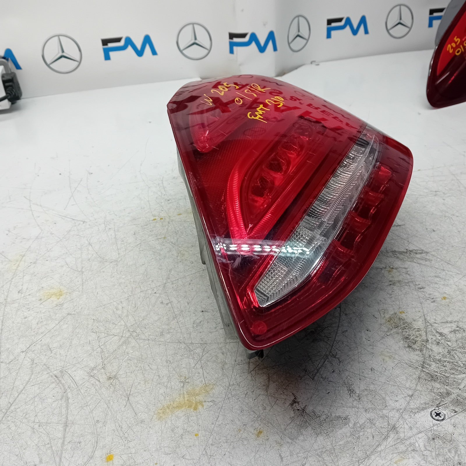 MERCEDES C-CLASS W205 DRIVER SIDE RIGHT REAR TAIL LIGHT 2014 A2059061457 FMT310