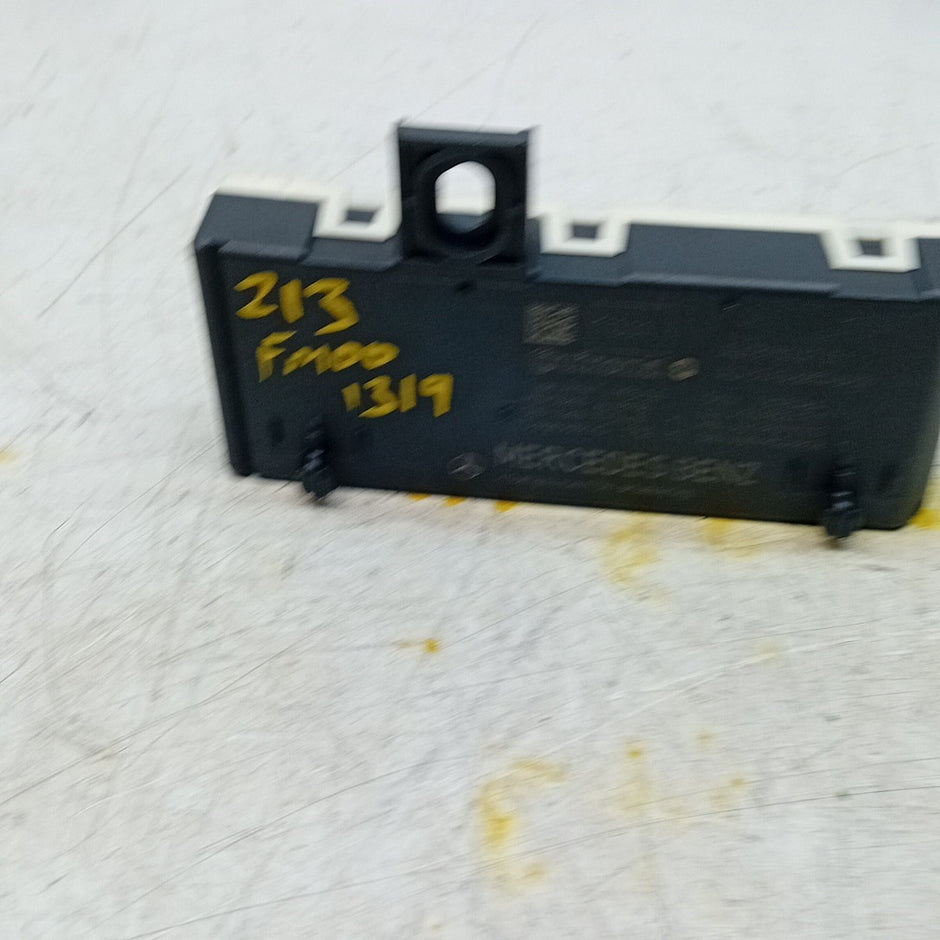 MERCEDES E-CLASS TAILGATE CONTROL MODULE W213 A2139004711 2016 ON FM001319