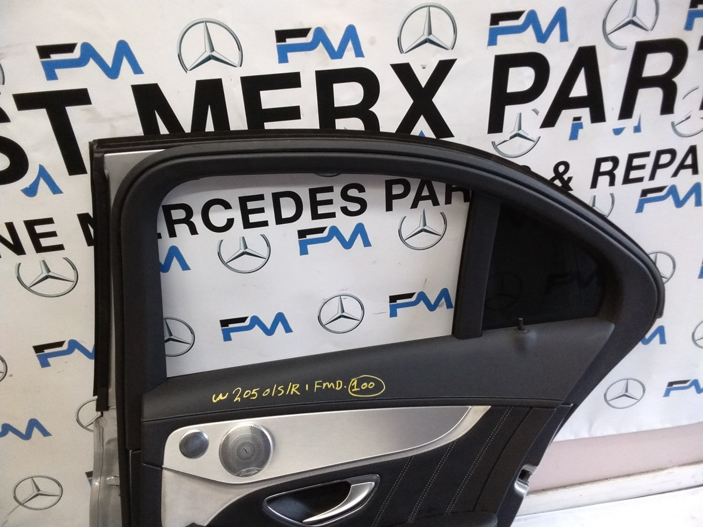 MERCEDES BENZ  C-CLASS W205 DRIVER SIDE REAR DOOR O/S/R COMPLETE SILVER FMD100