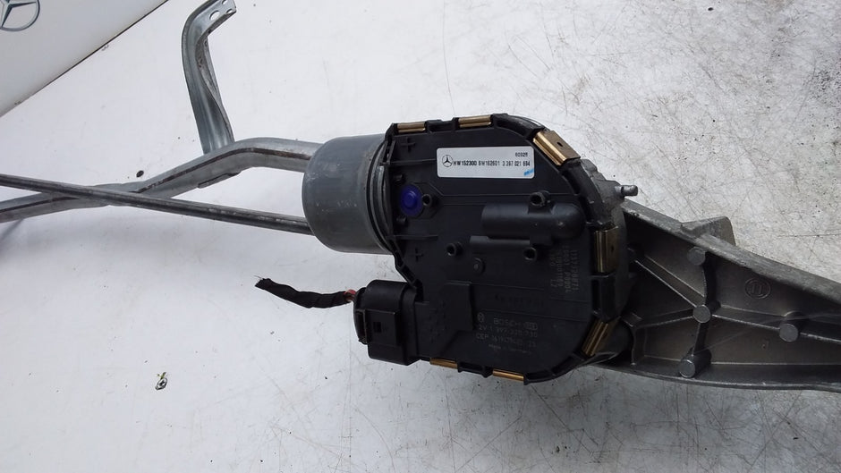 MERCEDES BENZ   C-CLASS W205 FRONT WIPER MECHANISM A2058200940 FMR432