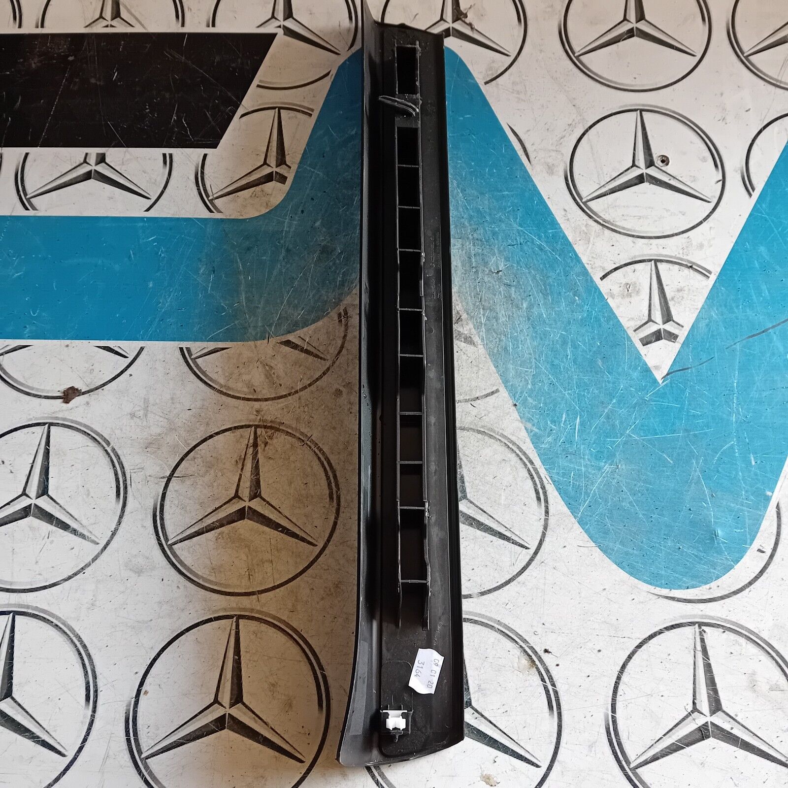 MERCEDES BENZ S CLASS W222 FRONT LEFT DOOR SILL KICK PLATE A2226808135