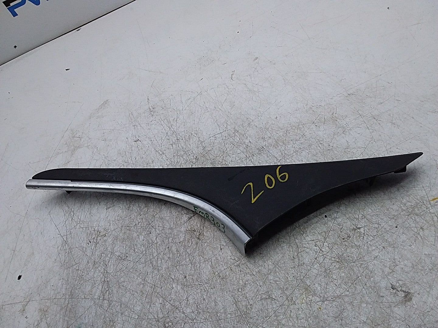 MERCEDES C-CLS W206 COVER TRIM DECOR CONSOLE A2366807702 FMR303