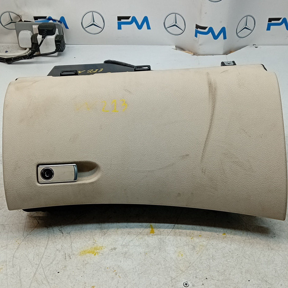 MERCEDES E-CLASS W213 DASHBOARD GLOVEBOX 2016 ON A2136800391 FM001301