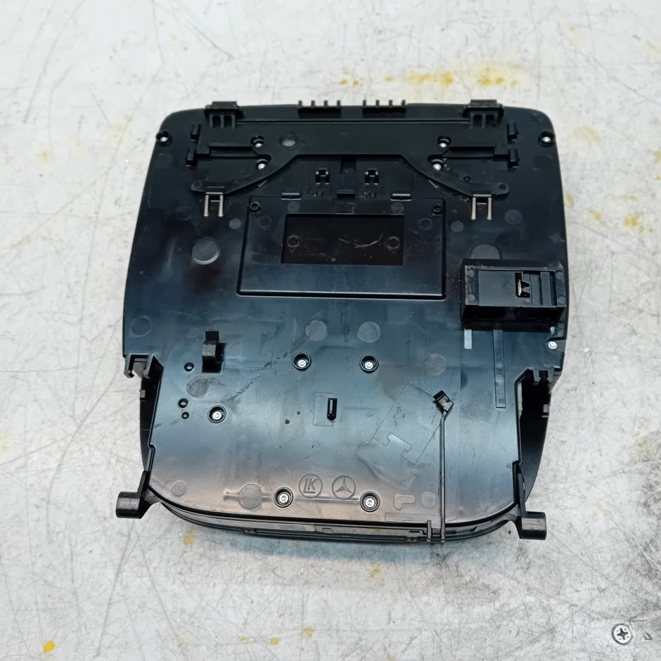 MERCEDES BENZ  C-CLASS W205 MHEV INTERIOR LIGHT A0009008407 2014 ON FM001495