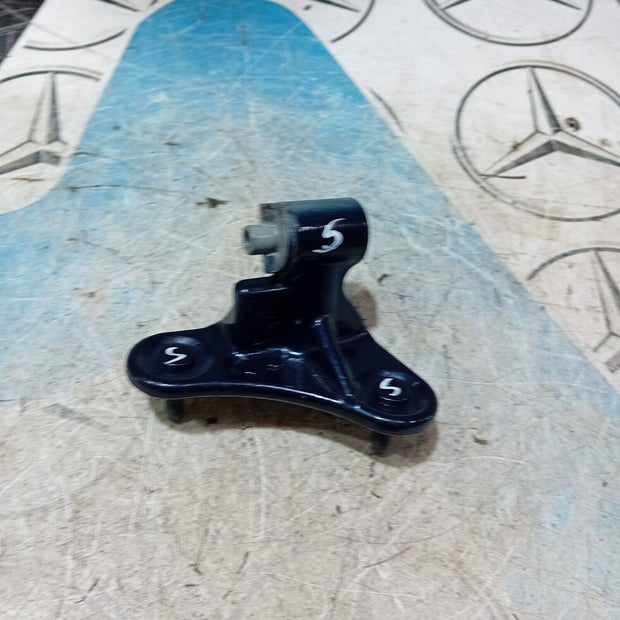 MERCEDES A CLASS W176 PASSENGER NEAR SIDE REAR TOP UPPER DOOR HINGE R460819