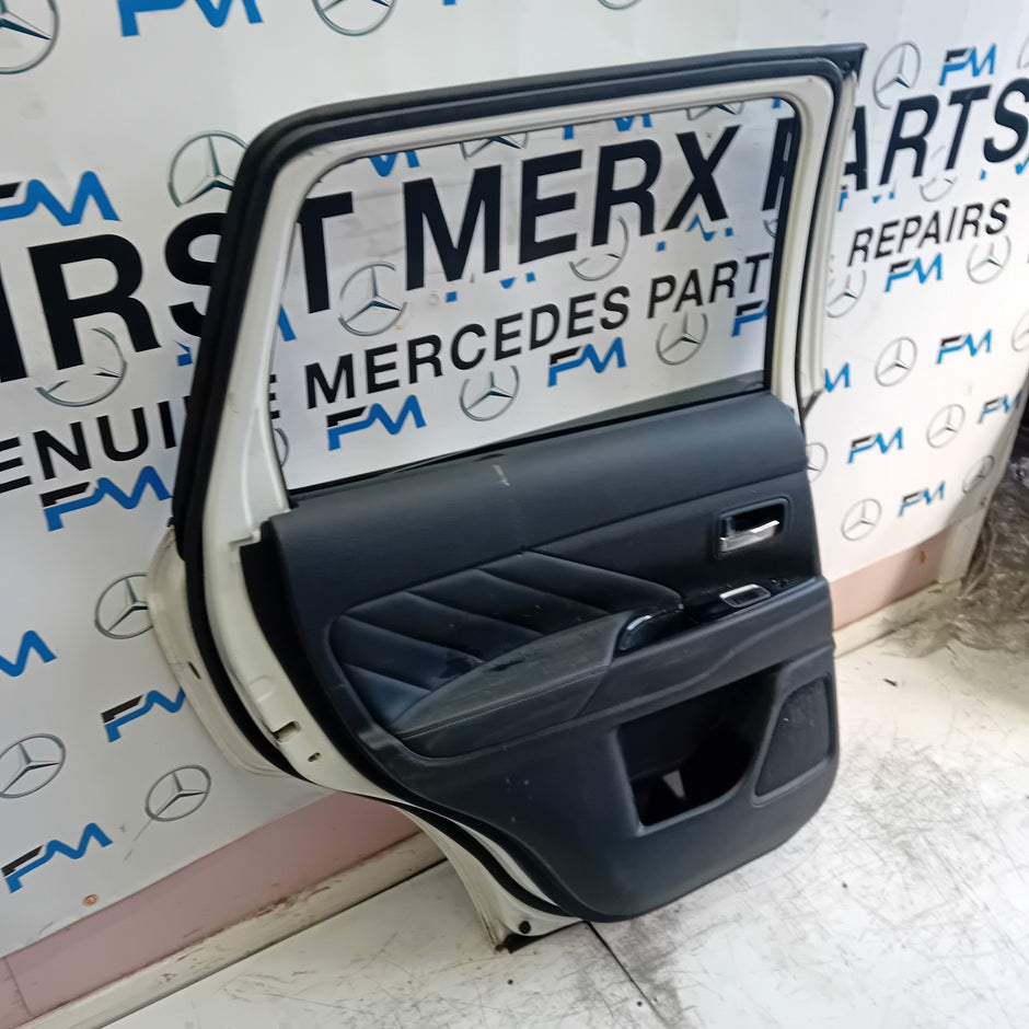MITSUBISHI OUTLANDER MK3 DRIVER SIDE REAR DOOR OSR WHITE 2013 ON COMPLETE FMD179