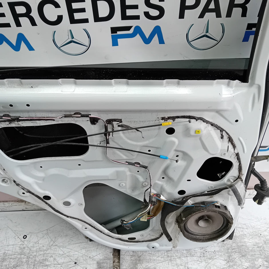 MITSUBISHI OUTLANDER MK3 PASSENGER REAR DOOR NSR WHITE 2013 COMPLETE FMD385