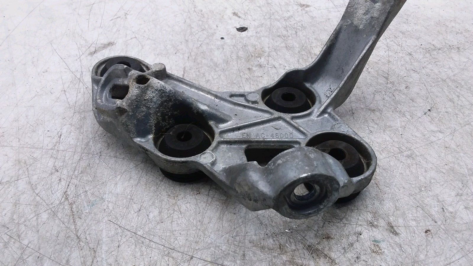 MERCEDES BENZ C-CLASS  ABS PUMP MOUNTING BRACKET A2054312240  FMR395