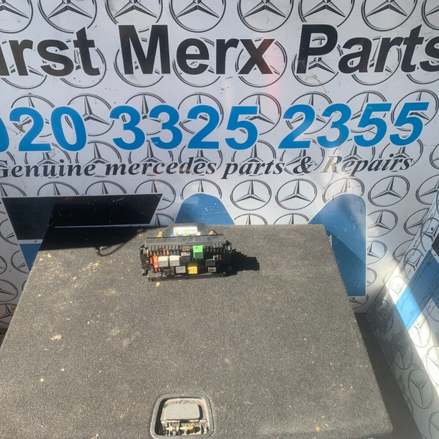 MERCEDES E CLASS FUSE BOX SAM UNIT 2.1 CDI DIESEL A2129004025 2014