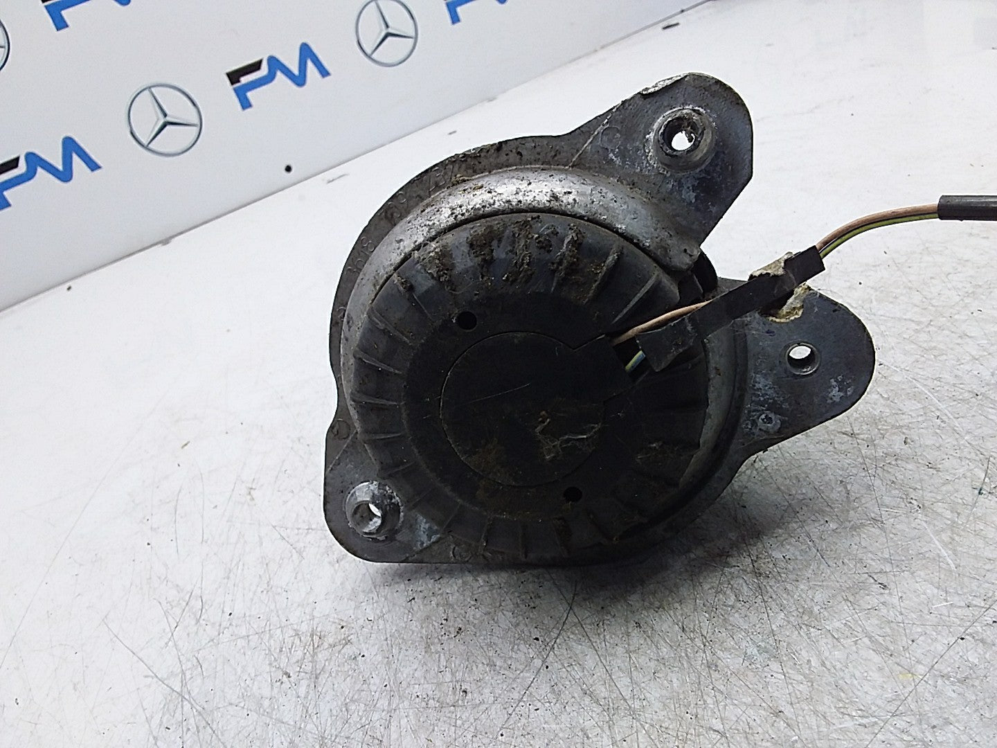 MERCEDES BENZ  S-CLASS W222  ENGINE MOUNT LEFT NS A2222407517 FMR326 (DAMAGED)