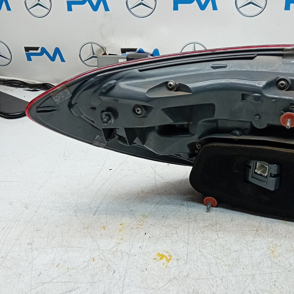 MERCEDES E-CLASS W213 DRIVER RIGHT OS REAR TAIL LIGHT A2139068000 FMT250