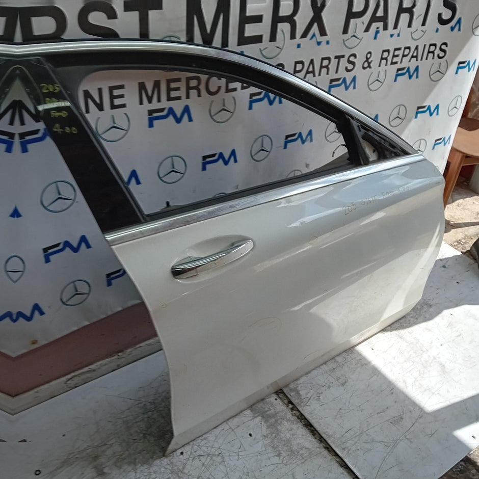 MEECEDS C-CLASS W205 DRIVER FRONT DOOR OSF WHITE 2014 ON COMPLETE FMD400