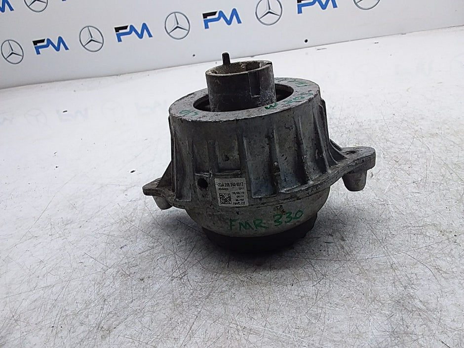 MERCEDES BENZ  C-CLASS W205  ENGINE MOUNT RIGHT OS A2052406517 FMR330