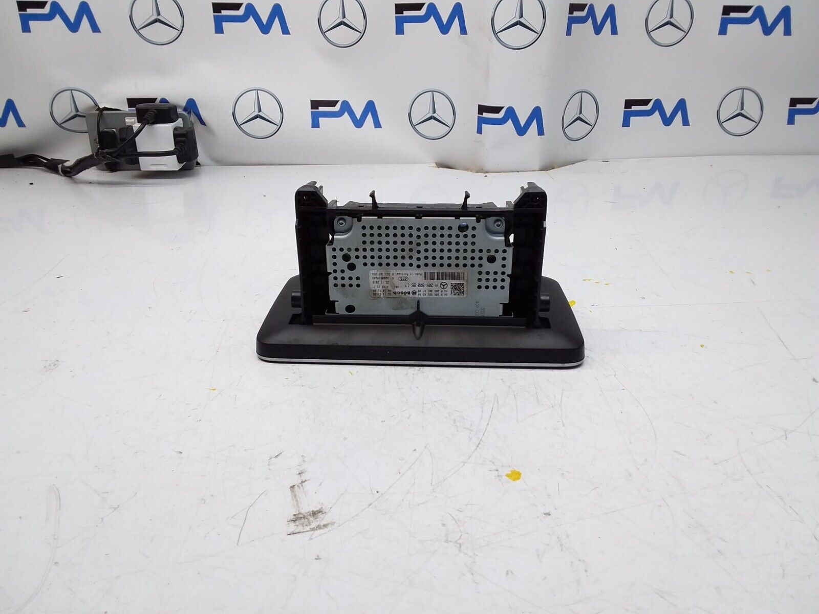 MERCEDES C-CLASS W205 2016 SAT NAV MULTIMEDIA SCREEN A2059009517 FM00681