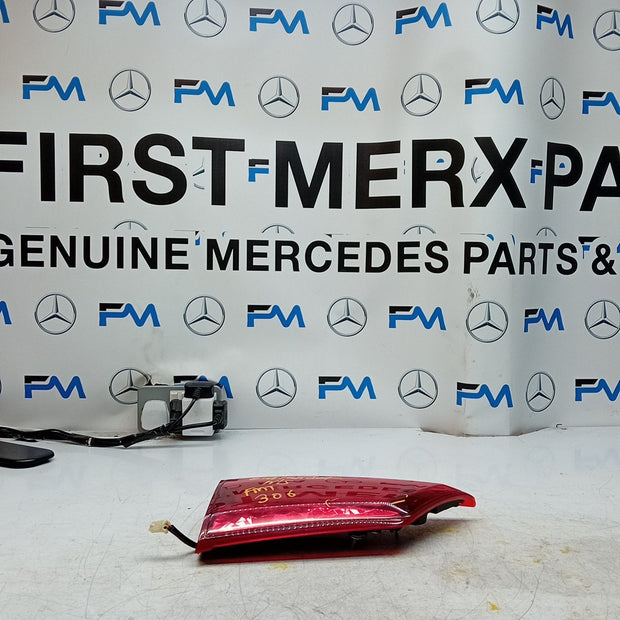 MITSUBISHI OUTLANDER MK3 PASSENGER SIDE LEFT REAR INNER TAIL LIGHT 2013 FMT306