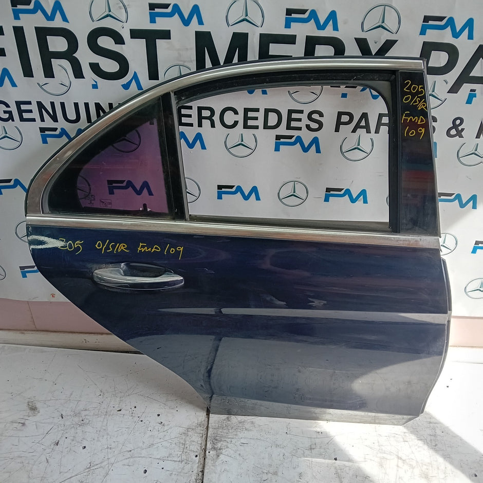 MERCEDES BENZ  C-CLASS W2O5 DRIVER SIDE REAR DOOR O/S/R COMPLETE BLUE FMD109