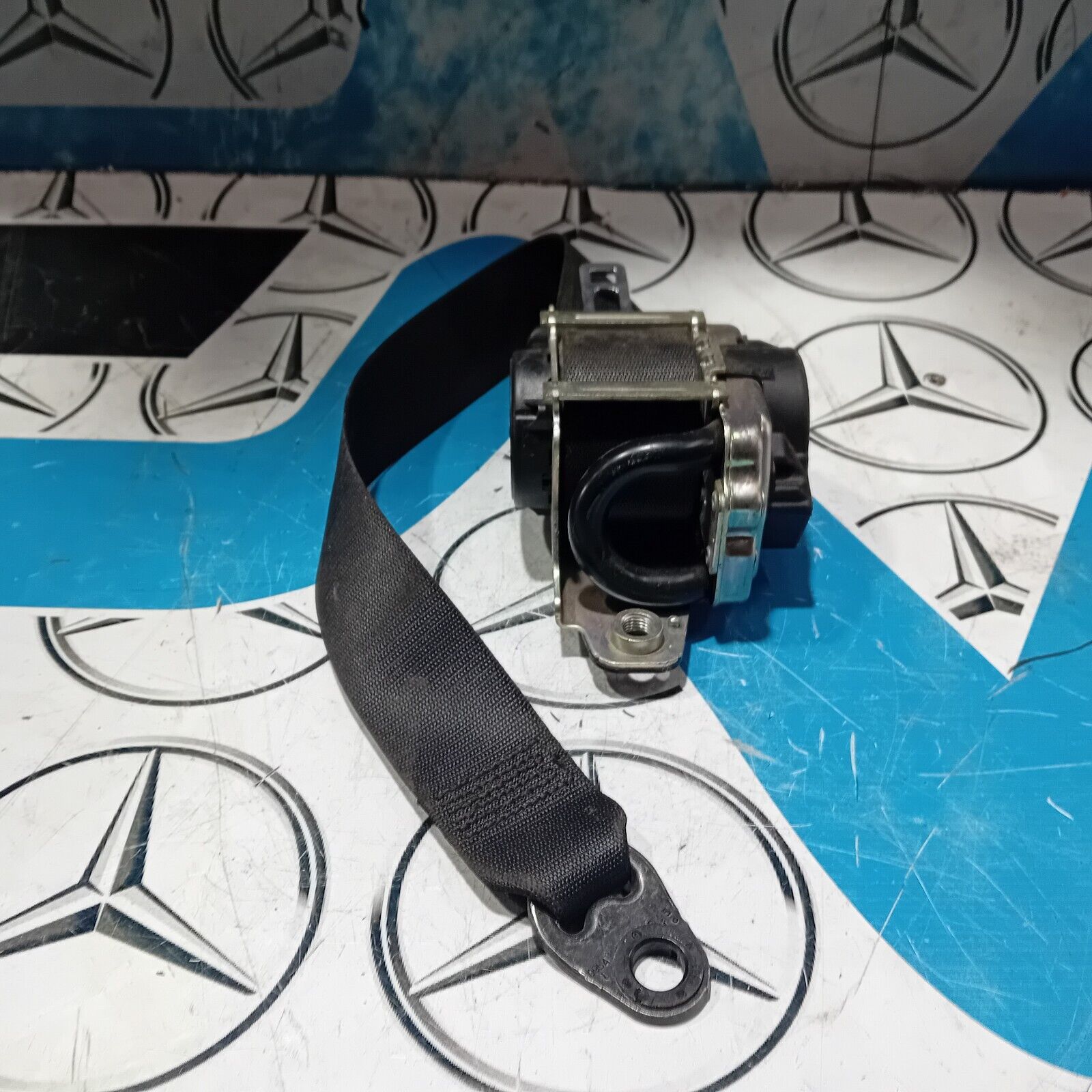 MERCEDES BENZ C-CLASS W205 COUPE PASSENGER SIDE FRONT SEAT BELT A2058601585