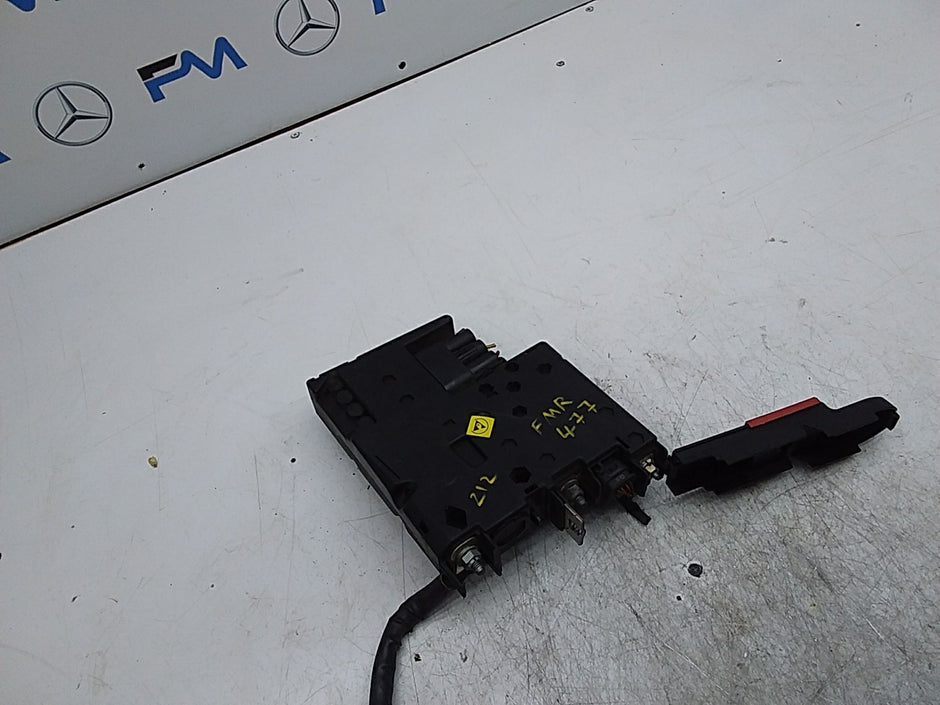 MERCEDES BENZ  E-CLASS W212 POWER DISTRIBUTION FUSE BOX A2125407050 FMR477