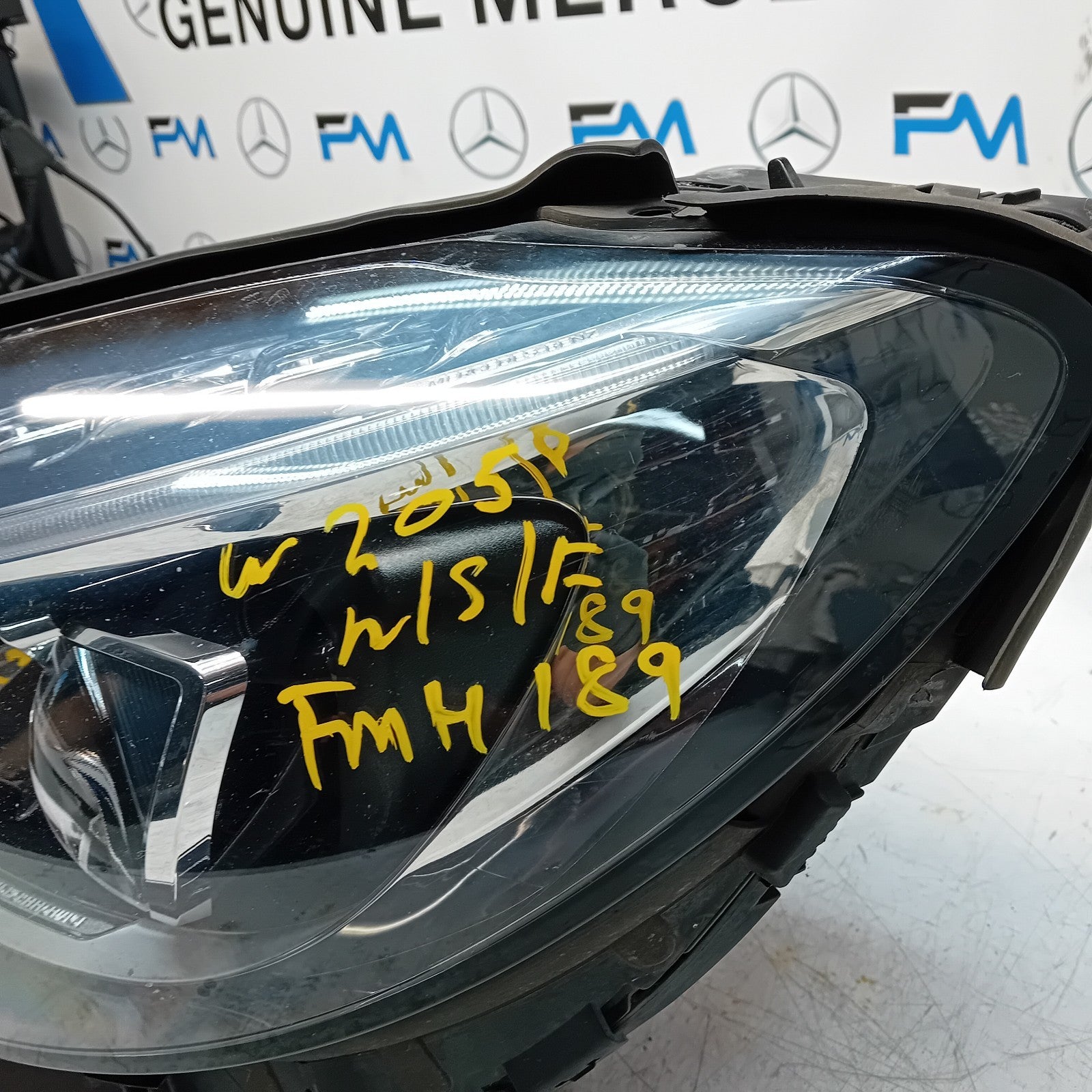 MERCEDES C-CLASS W205 PASSENGER  HIGH PERFORM HEADLIGHT A2059062704 20l4 FMH189