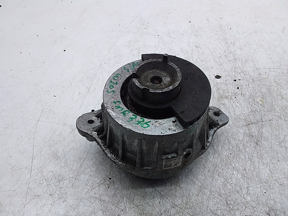 MERCEDES BENZ  C-CLASS W205  ENGINE MOUNT LEFT NS A2532407600 FMR336