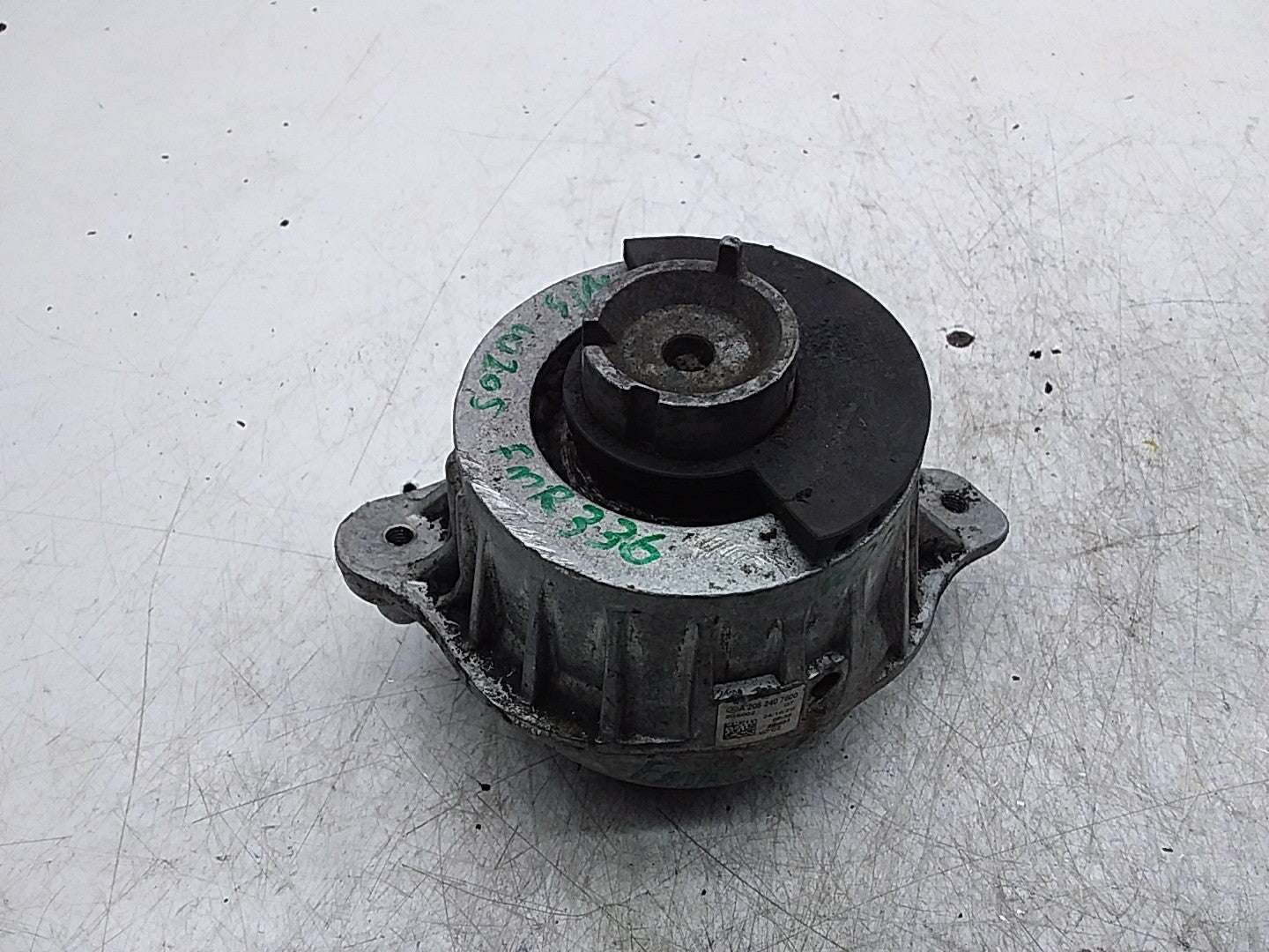 MERCEDES BENZ  C-CLASS W205  ENGINE MOUNT LEFT NS A2532407600 FMR336