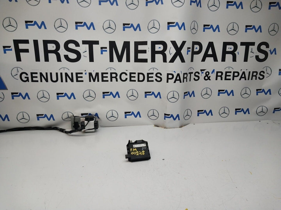 Mercedes W213 W205 W218 W238 W253 Negative Battery Tray Clamp A0009061505FM00248