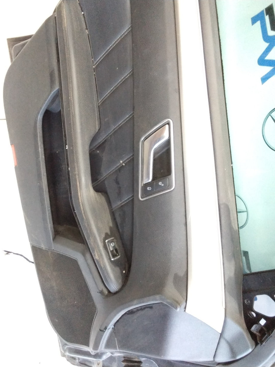 MERCEDES BENZ  E-CLASS W212 PASSENGER SIDE FRONT DOOR N/S/F COMPLETE GREY FMD98