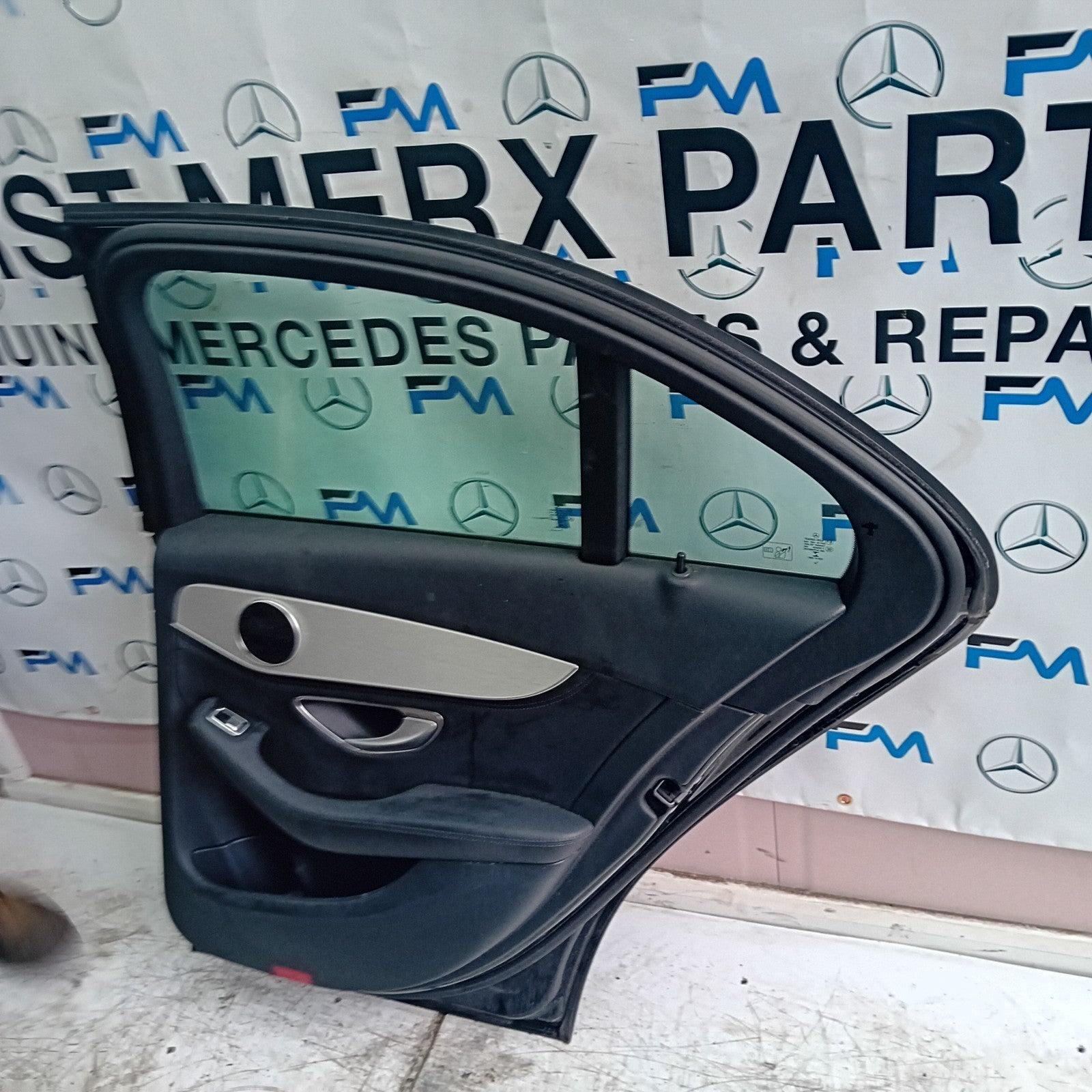 MERCEDES BENZ C-CLASS W205 DRIVER SIDE REAR DOOR O/S/R BLACK  COMPLETE FMD147