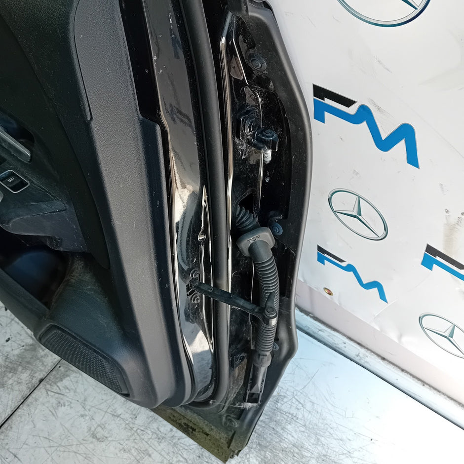 MEECEDES GLA H247 PASSENGER REAR DOOR NSR 2019 BLACK COMPLETE FMD496