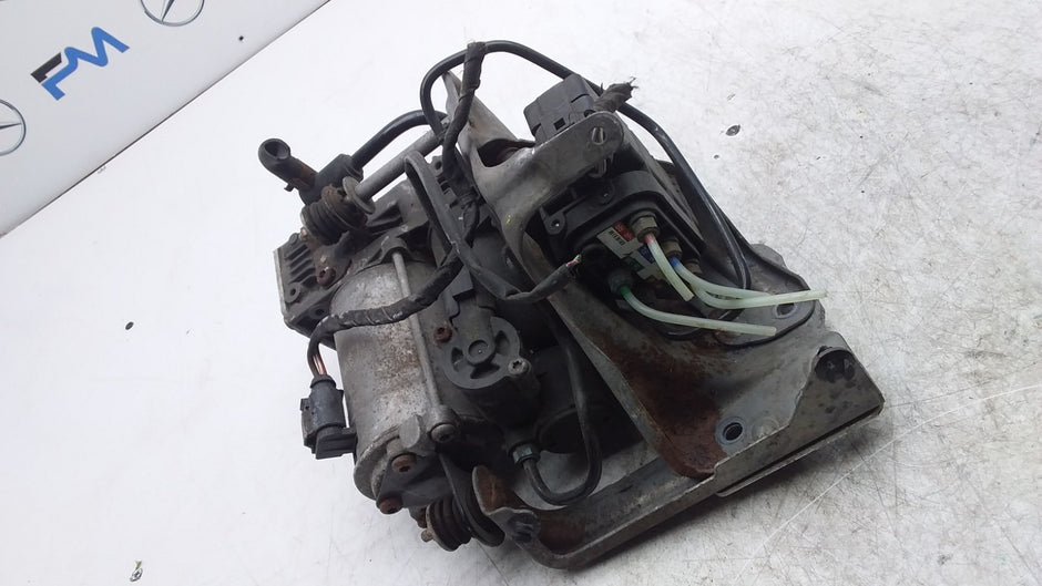 MERCEDES BENZ S-CLASS W222 AIR SUSPENSION COMPRESSOR A2223200604 FMR450